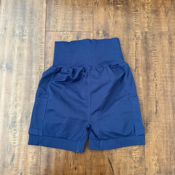 FREE PEOPLE • SHORTS - Picture 5 of 6